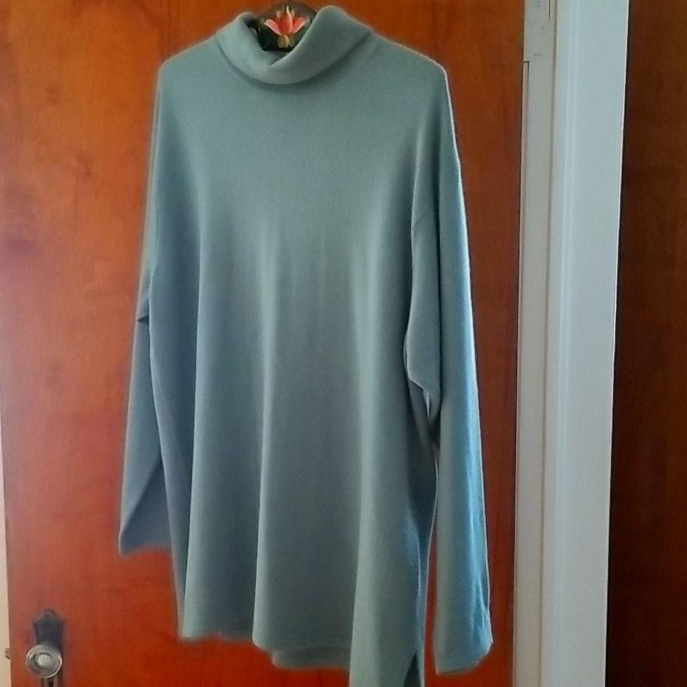 100% cashmere sweater